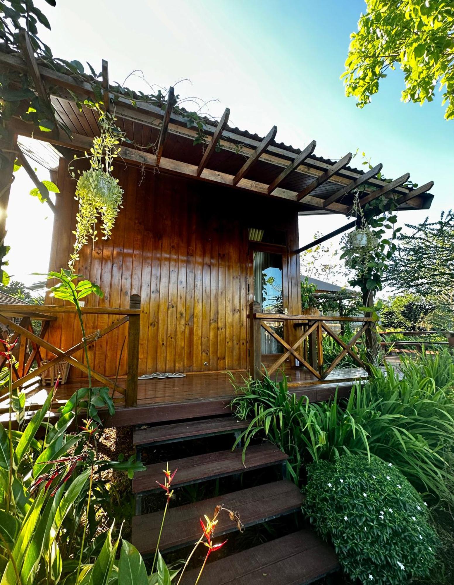 Dugiang Homestay Buôn Ma Thuột Esterno foto